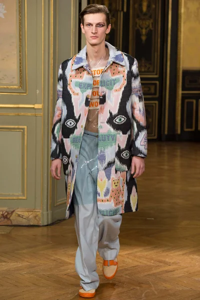Look 25